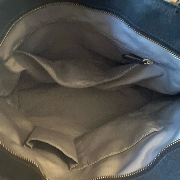 Elegant Black Leather Coach Madison Tote Bag - Picture 6 of 9